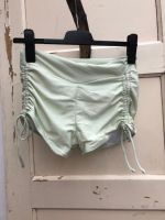 Broekje mint groen